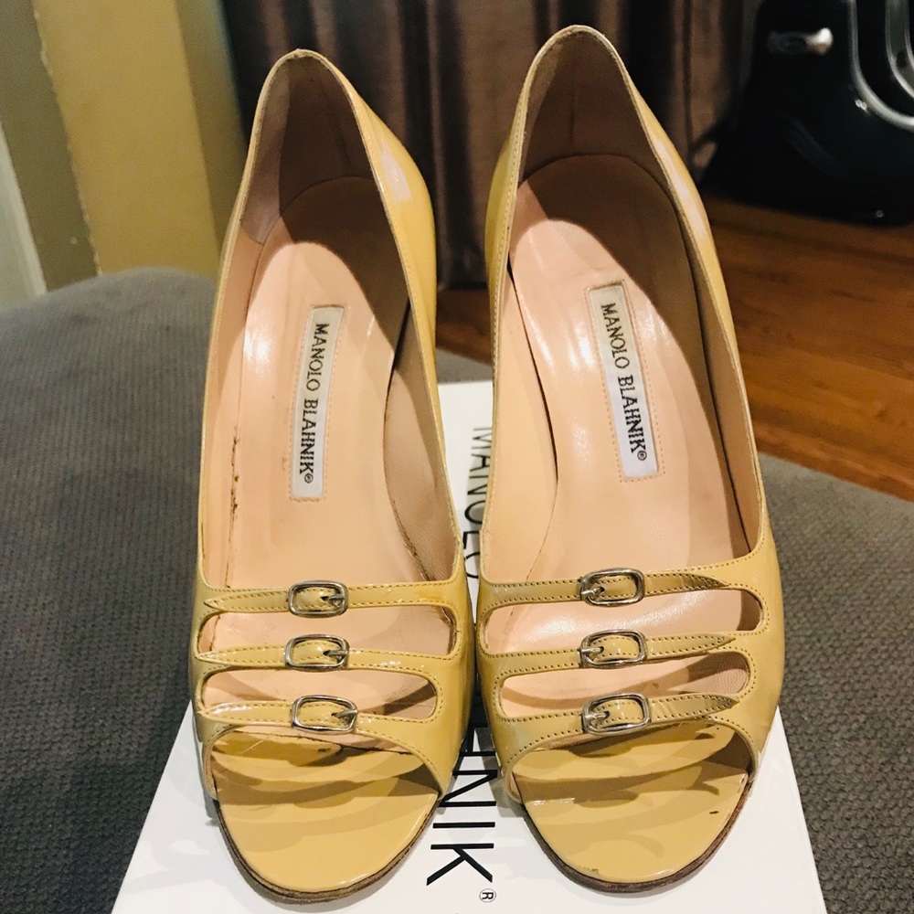 Manolo Blahnik pumps